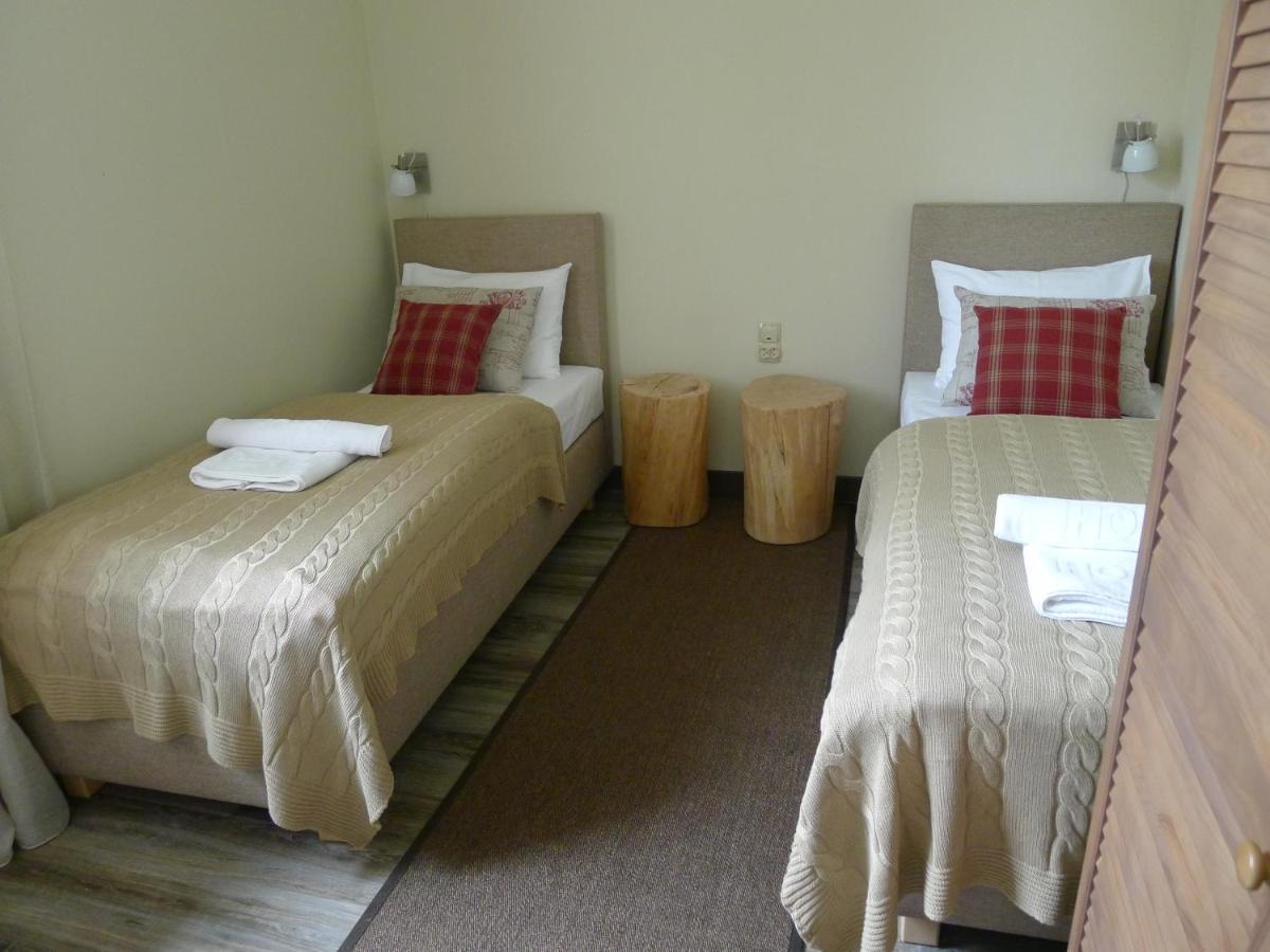 Dom Mlynarza Hotel Zukczyn Kültér fotó