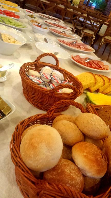 Dom Mlynarza Hotel Zukczyn Kültér fotó
